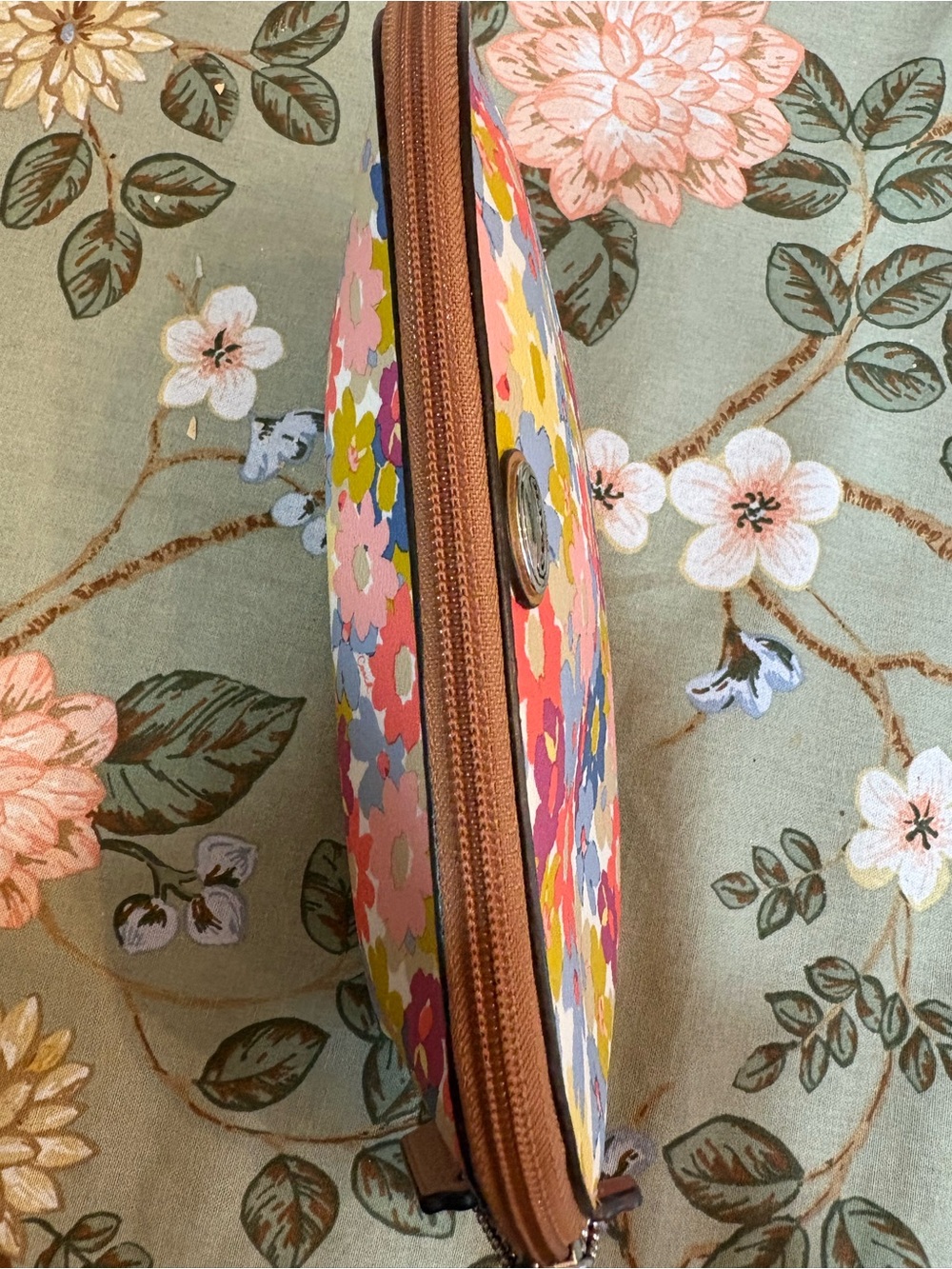 Coach Peyton Floral Cosmetic Pouch Makeup Bag 🌸✨ - Picture 10 of 15